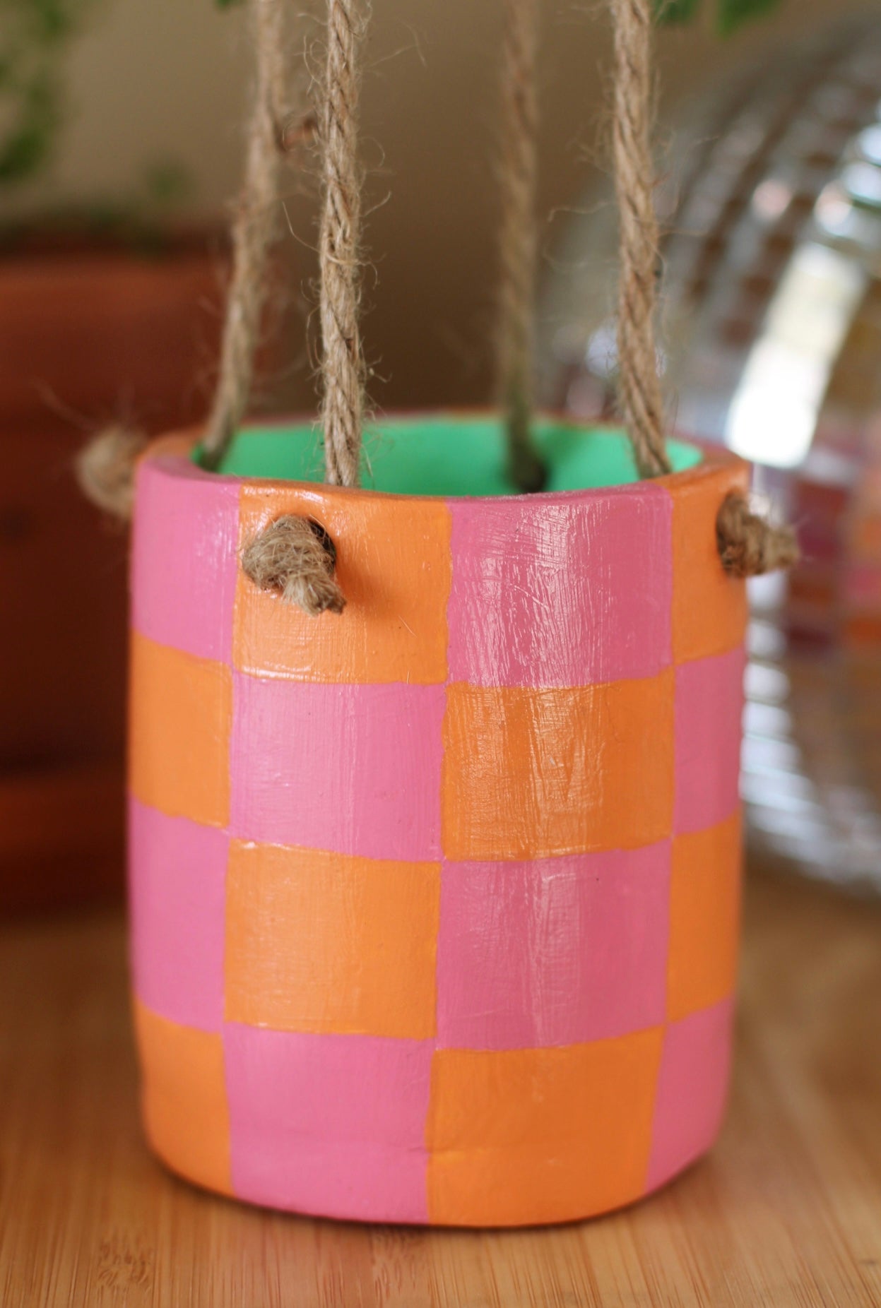 Checkered Hanging Plant Pot- Pink & Orange